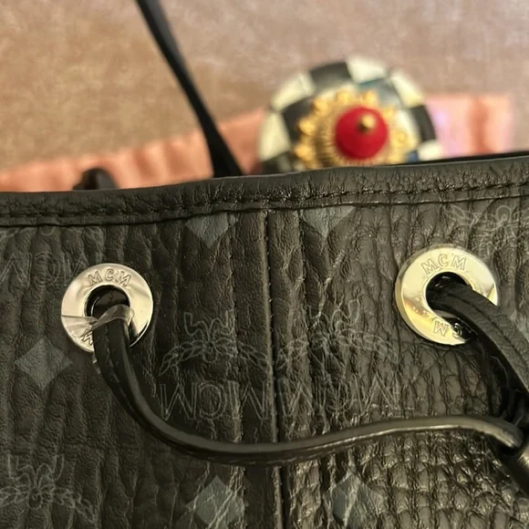 EC Authentic MCM Liz Tote - Picture 6 of 10